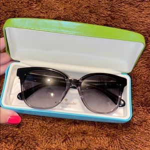 NEVER WORN KATE SPADE SUNGLASSES